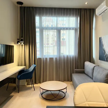 Aura F24 By Halu! - Vibrant Neighbourhood Apartment