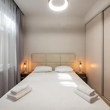 Aura F24 By Halu! - Vibrant Neighbourhood Apartment *