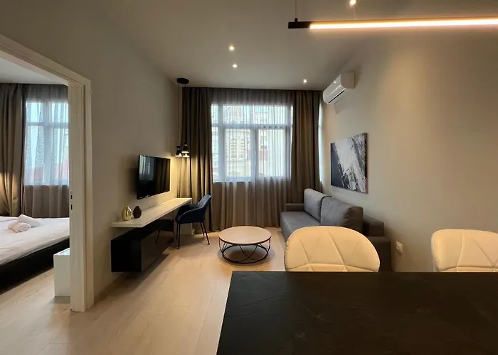 Aura F24 By Halu! - Vibrant Neighbourhood Appartement *